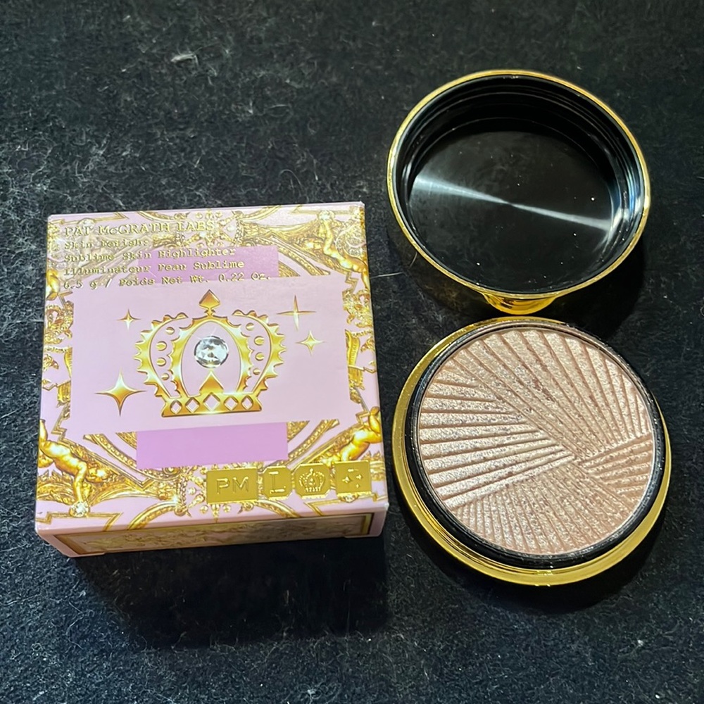 SOLD Pay McGrath LE Highlighter in shade champagne gold
